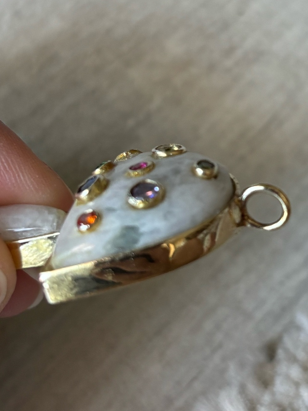 Mushroom Pendant Necklace Gold Pleated - Picture 3 of 6